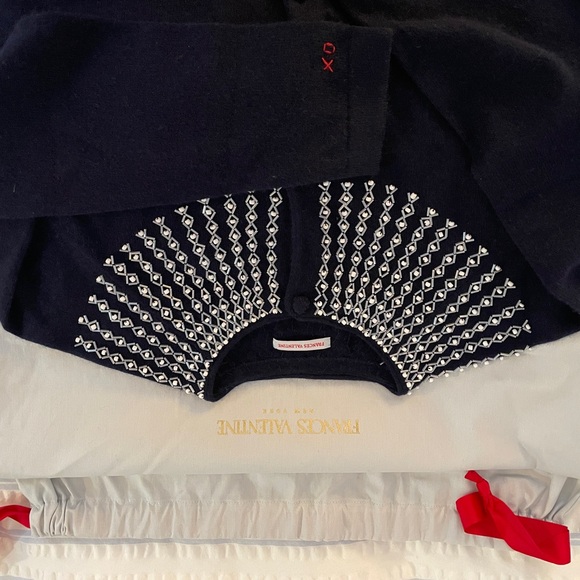 Perfect sweater for the holidays! - Picture 3 of 7